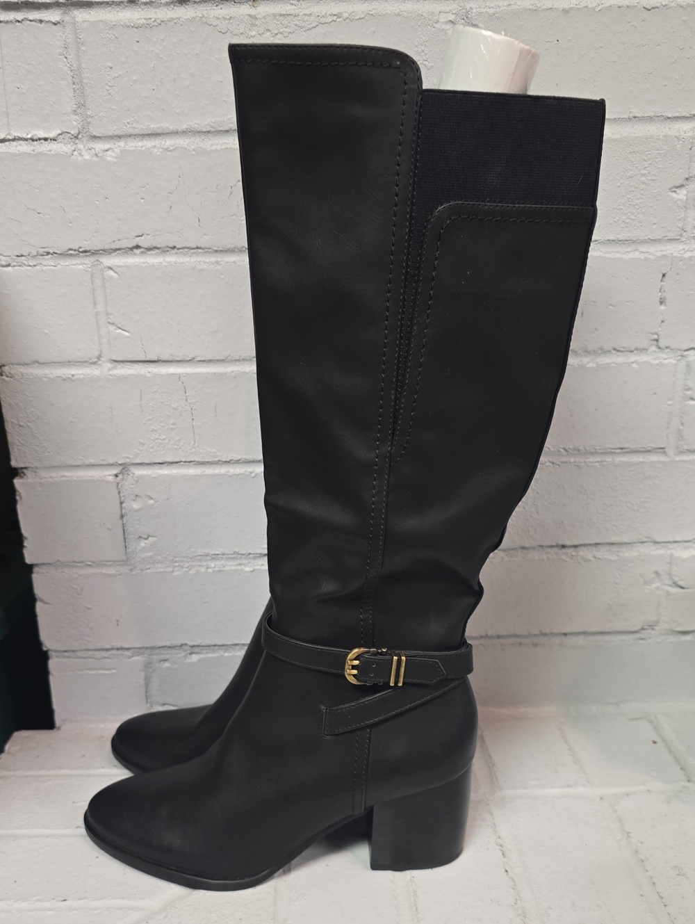 Women’s Soul Naturalizer Black Knee-High Heel Boots with Buckle.  New. Size 10